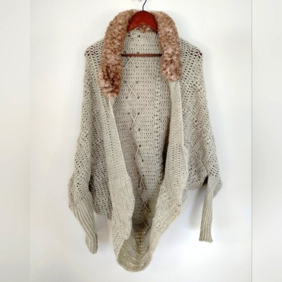 Cozy Cream Cardigan with Faux Fur Collar Large Handmade No Tags Open Knit - Picture 1 of 5